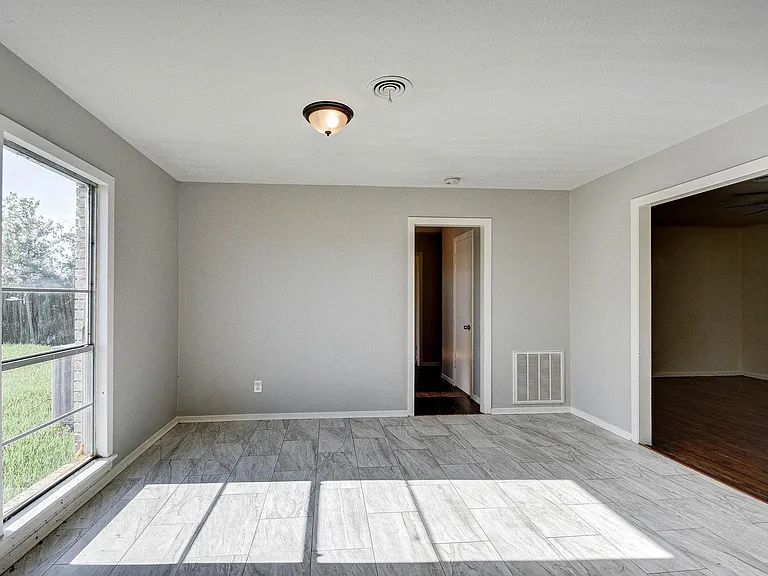 131 Lakewood Dr — Photo 7