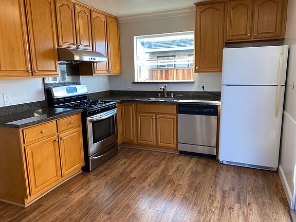 4th image of 1419 Essex Way