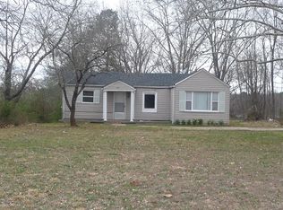 413 Clearview Dr, Martinsville, VA 24112