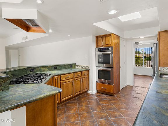 3rd image of 6610 N Harran Dr