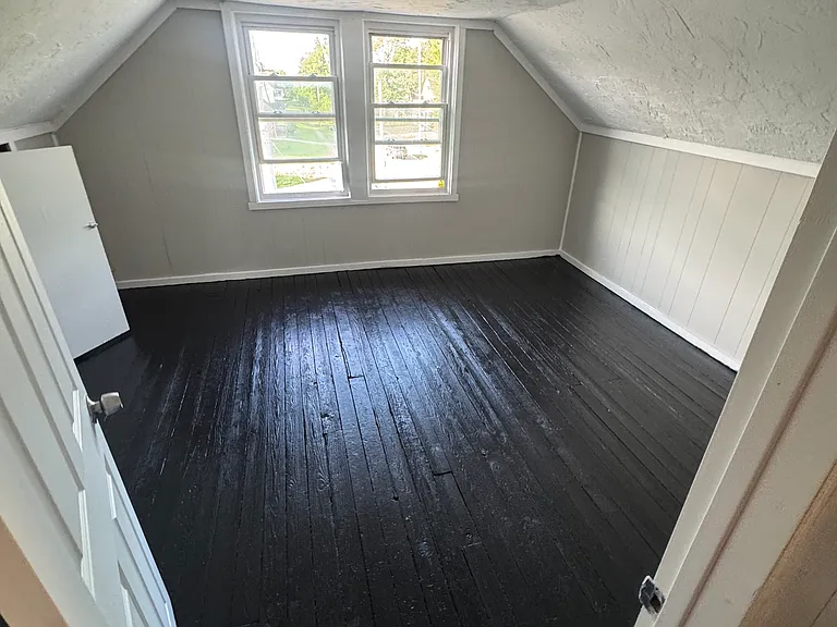 12301 Forest Ave #2 — Photo 8