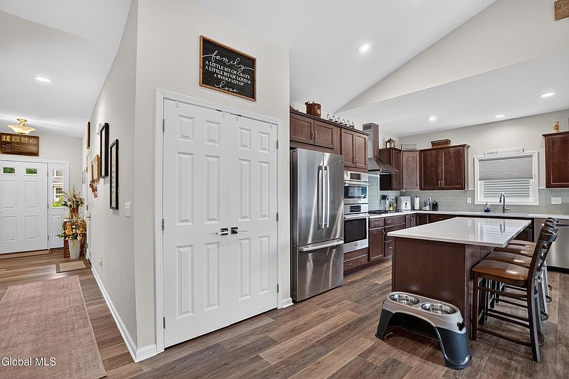5th image of 14 Julia Rose Court