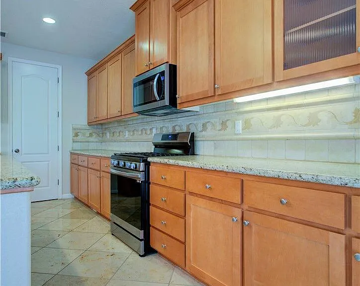 1286 Avignon Dr — Photo 8