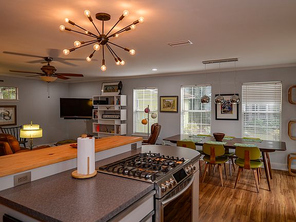 Gourmet Kitchen 