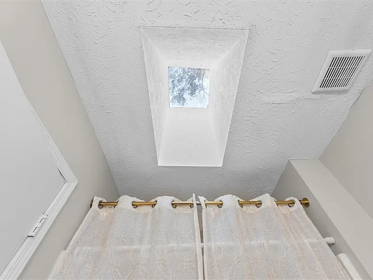 4041 Woodbridge Ct — Photo 21