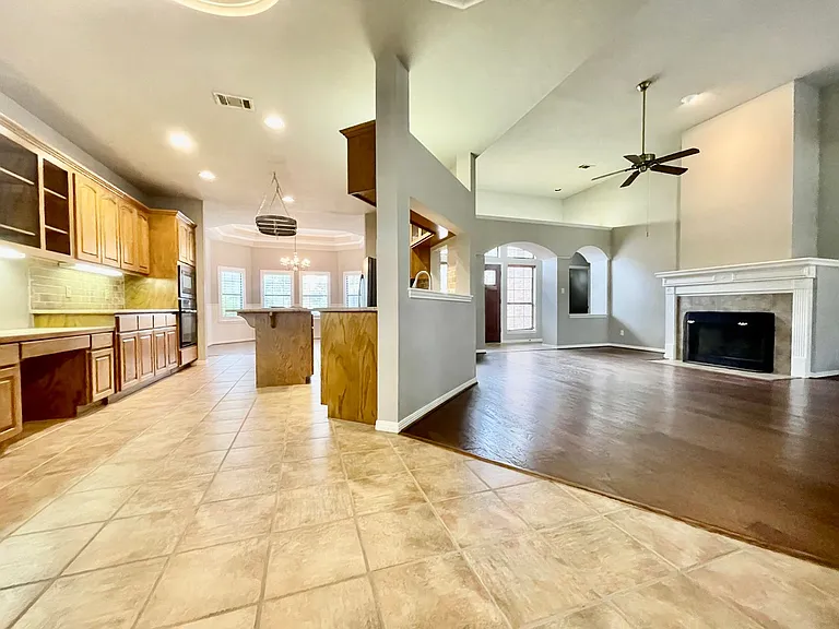 300 Quarry Spring Dr — Photo 5