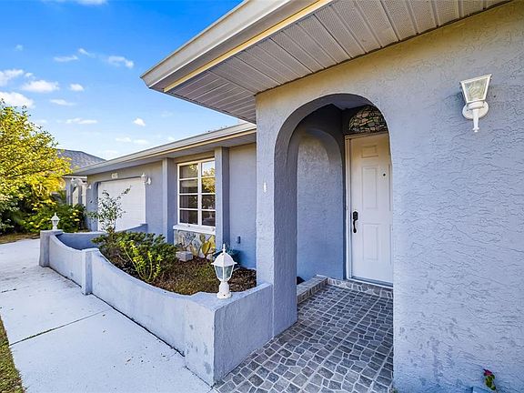 5th image of 4393 Durant St