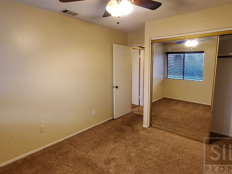 1140 Sumner Pl #B — Photo 13