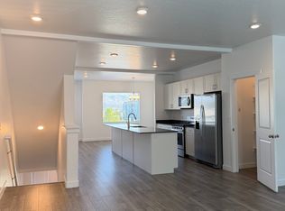 1112 E Hatch Row, Saratoga Springs, UT 84045