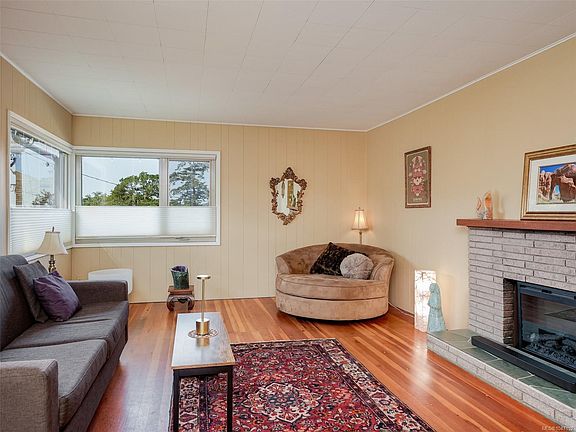2nd image of 1050 Leslie Dr