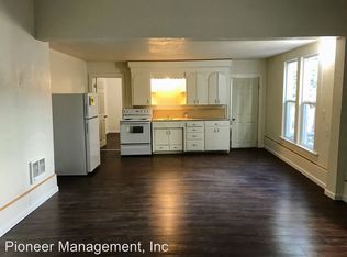 748 SE Jackson St APT 2, Roseburg, OR 97470