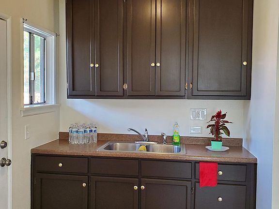3rd image of 4925 W 118th Pl
