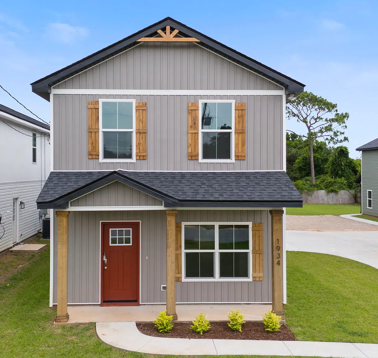 4 bed, 2.5 bath, 1765 sqft, $2,400 — Photo 1
