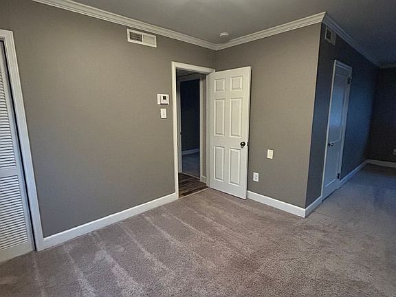 5th image of 100 Lewis Dr Unit 2B
