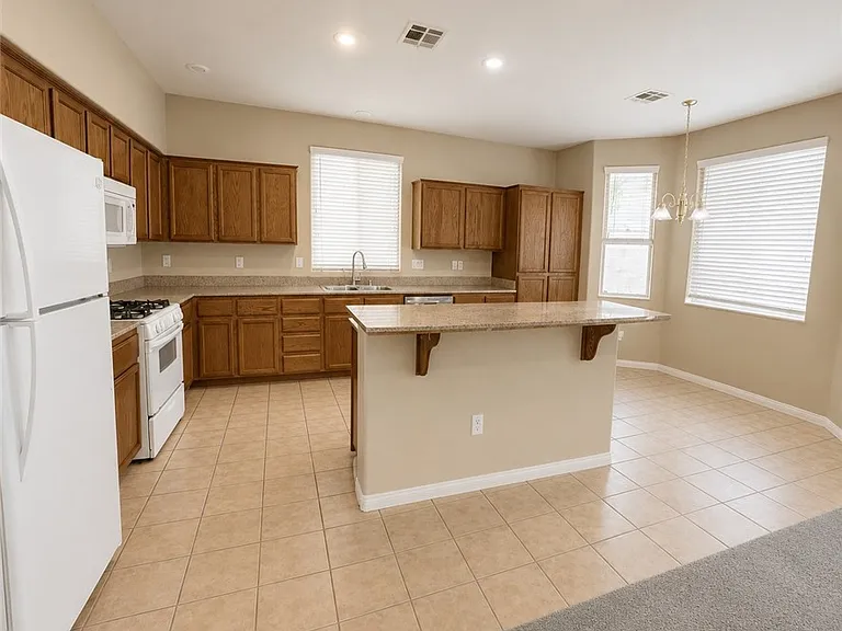 9100 Umberland Ave — Photo 2