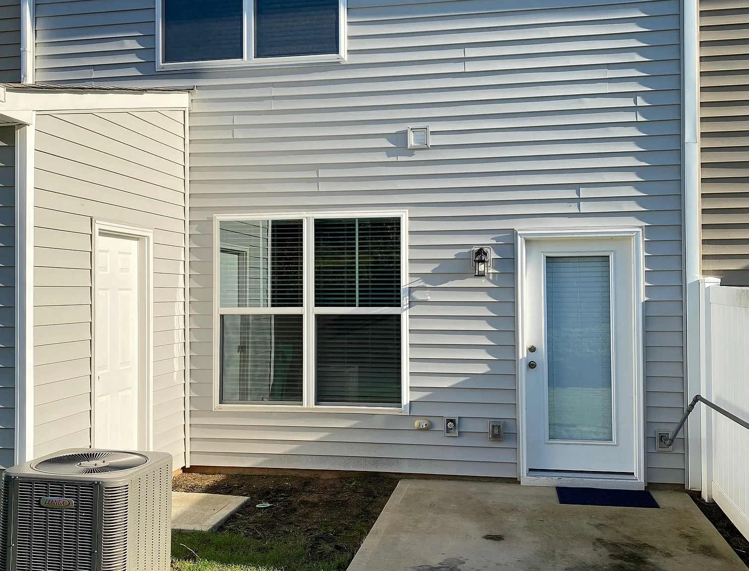 3 bed, 2.5 bath, 1474 sqft, $1,950 — Photo 2