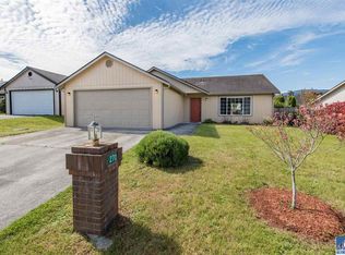 270 Independence Dr, Sequim, WA 98382
