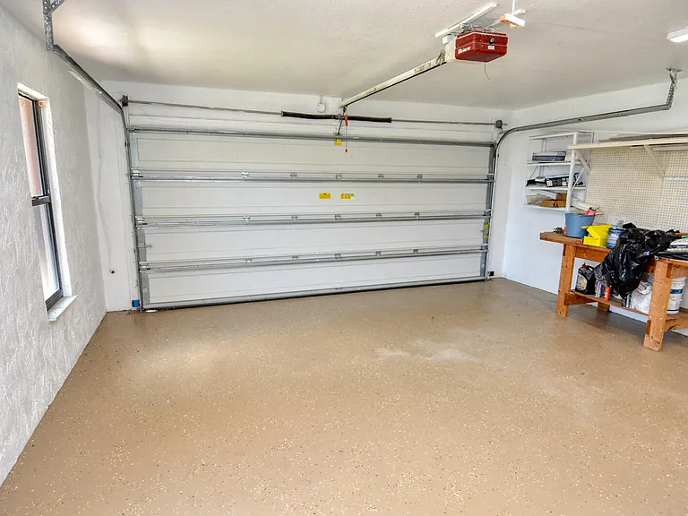 943 SE Browning Ave — Photo 31