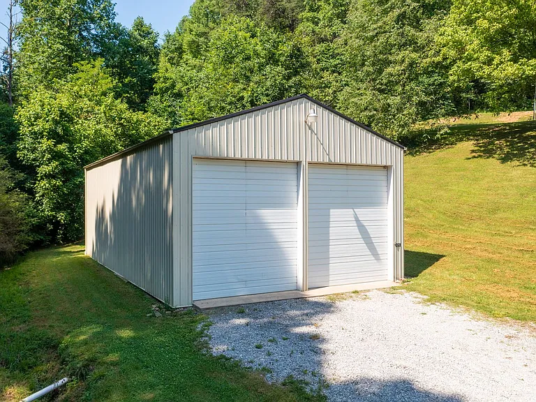 135 Riders Dr — Photo 10