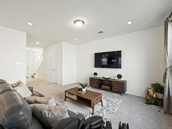 5th image of 402 Lynwood Gold Way
