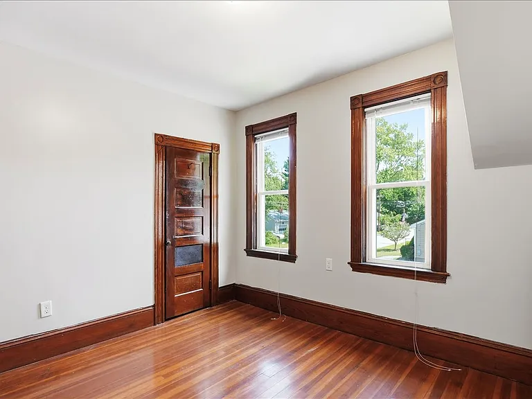 352 Beulah St #1 — Photo 14