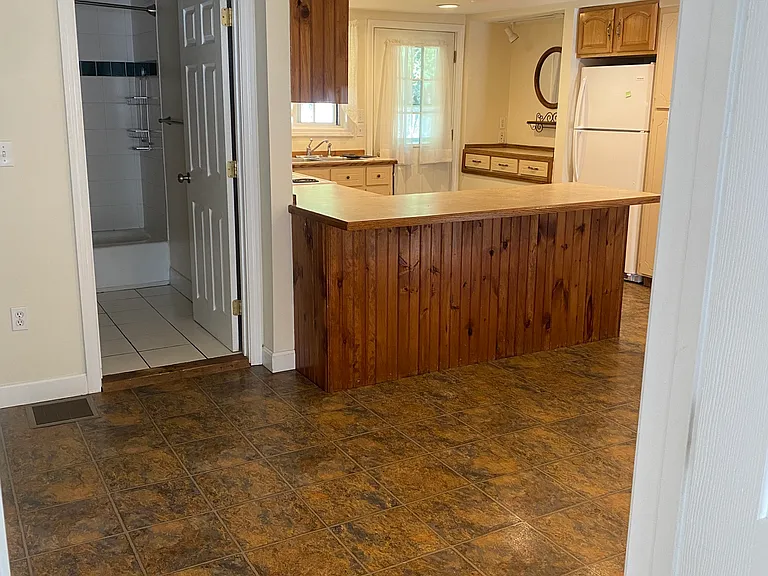 8 Oak Ave — Photo 4