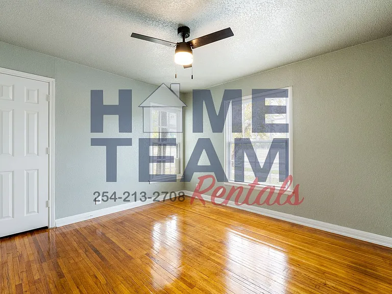1108 Stewart St — Photo 4
