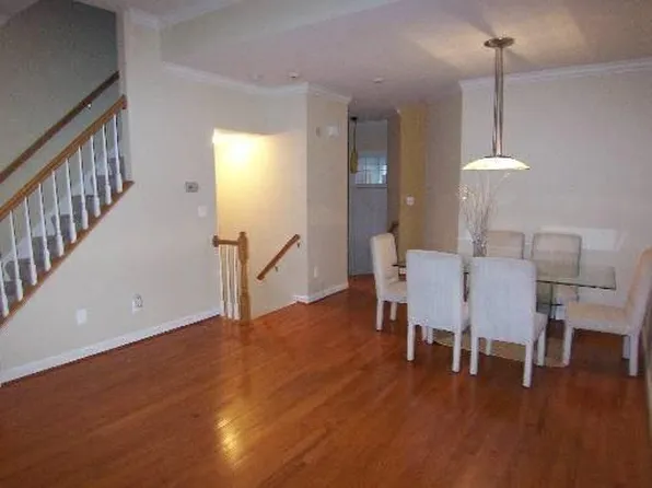 20543 Warburton Bay Sq, Sterling, VA 20165