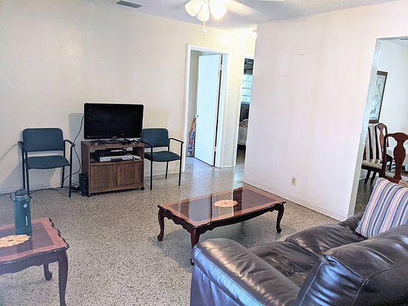 4th image of 270 NE 56th St