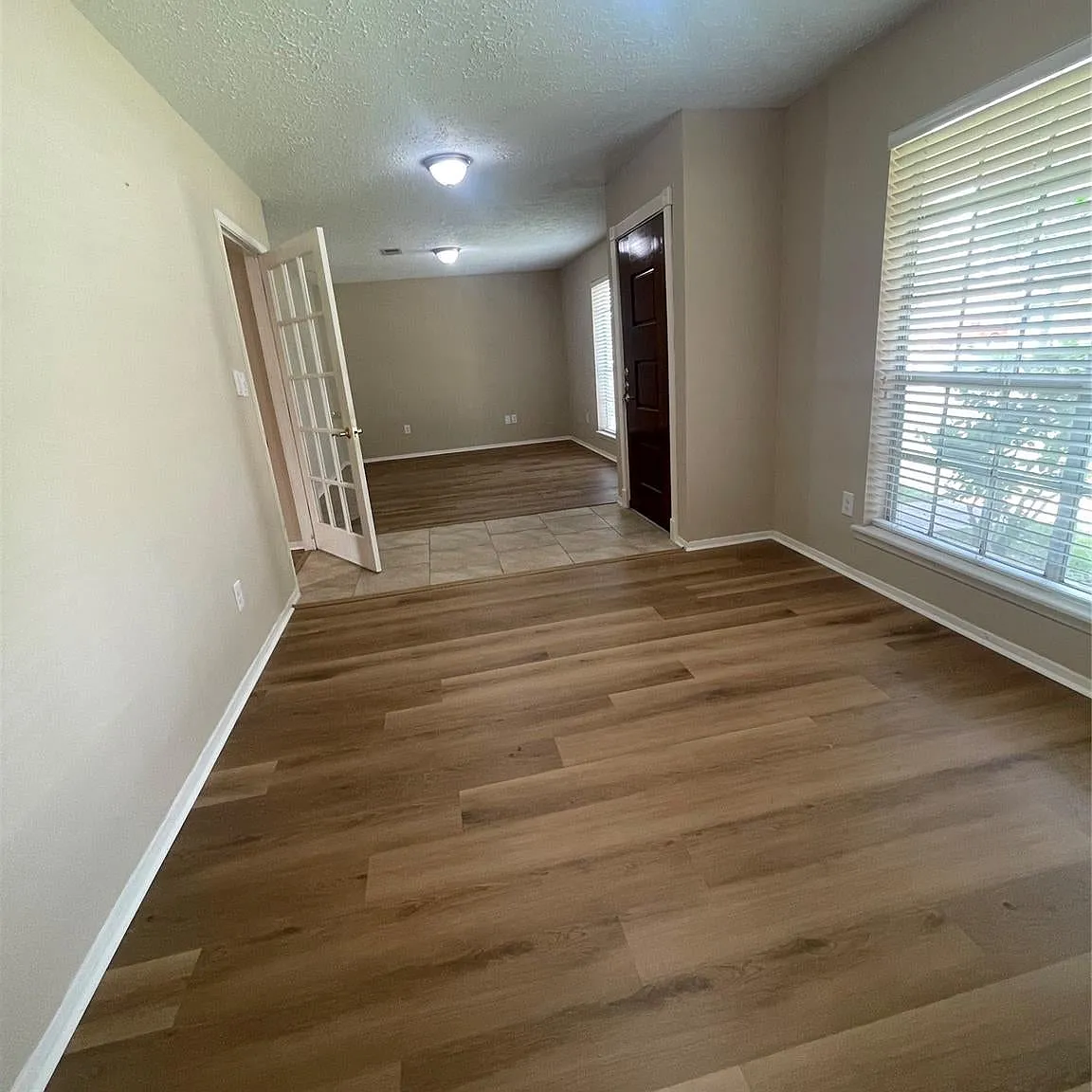 3 bed, 1801 sqft, $1,980 — Photo 2