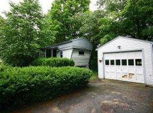 122 Route 27, Raymond, NH 03077