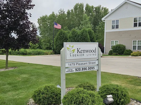 1479 Pleasant St, Ripon, WI 54971