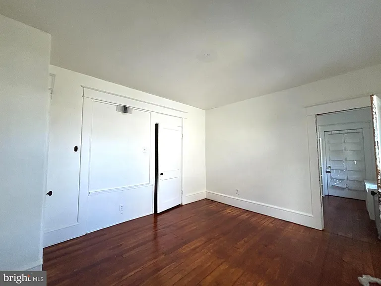 14 Simpson Ave — Photo 5