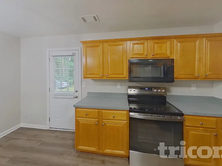 210 Signet Ct — Photo 6
