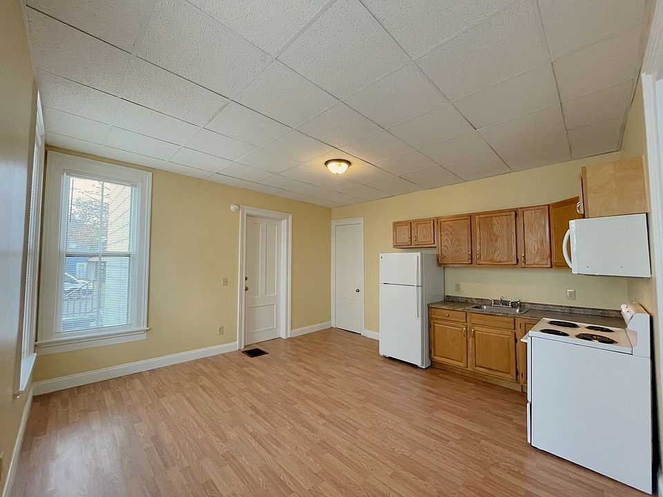 Kitchen/ Living Room