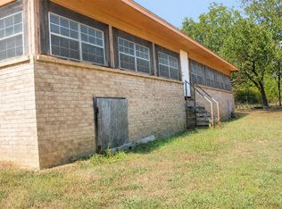 463 W 10th St, Atoka, OK 74525