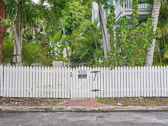 4th image of 806 Florida St APT 5