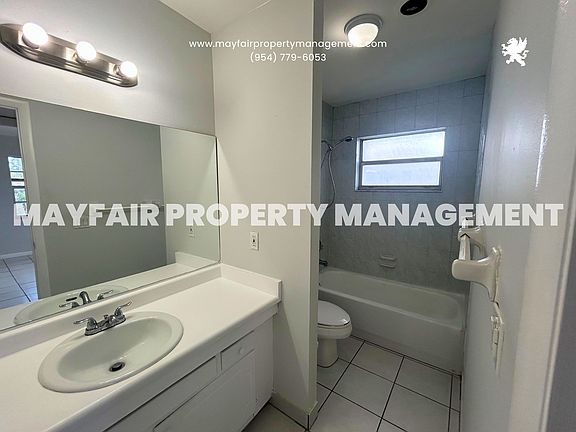 3rd image of 1534 SE 15th St #11