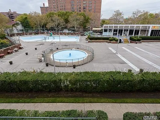 Sold by Daniel Gale Sotheby's International Realty | media 15