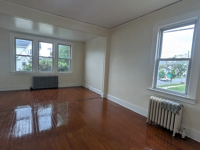 448 Ainsworth St — Photo 4