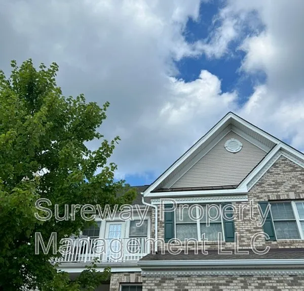 18 Deepwater Cir — Photo 1