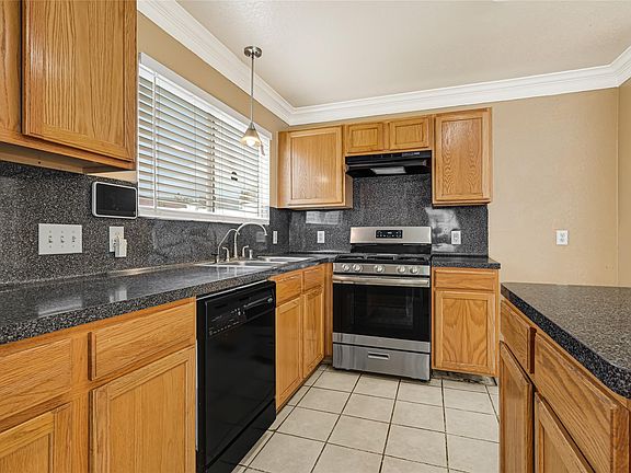 4th image of 19518 Green Chase Ln