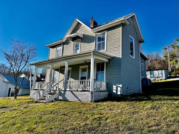 241 E Chilhowie St, Marion, VA 24354