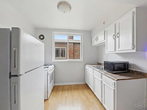 5th image of 1582 Crest Hill Ave