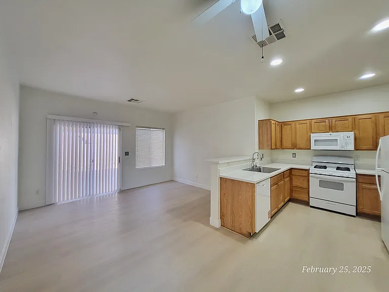 4528 Silverado Sage Ave — Photo 4