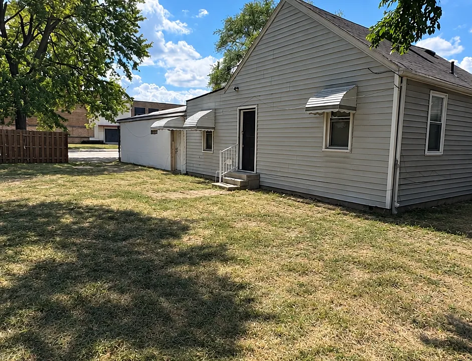8439 E Nine Mile Rd