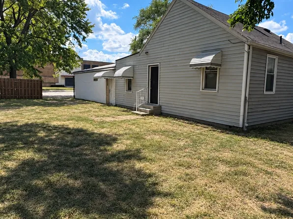 8439 E Nine Mile Rd, Warren, MI 48089