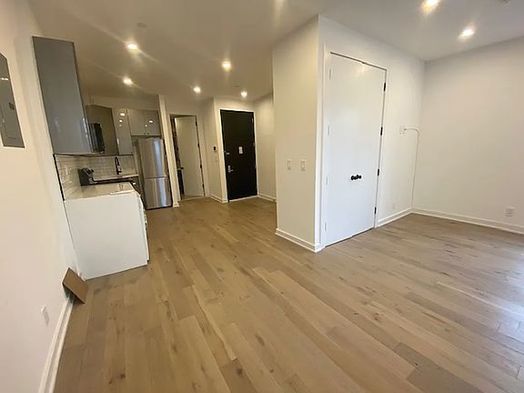 5th image of 4922 5th Ave #2B