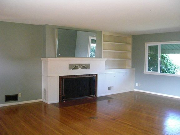 4th image of 2209 E Sherman St