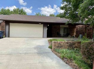 2426 Woodmoor Rd, Enid, OK 73703